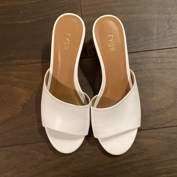 White mules, block heels, statement heel - Picture 3 of 8